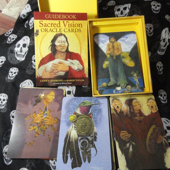 Sacred Vision Oracle Cards 29 cards w/Booklet~hard box, never used - Picture 4 of 4